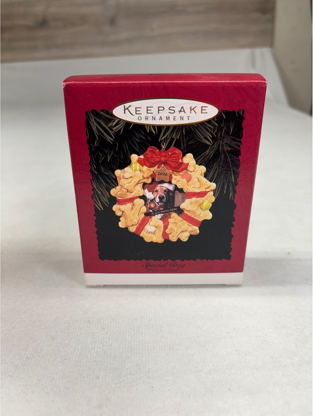 Hallmark Keepsake Ornament 1996 Handcrafted Wreath with Dog Sculpted by Sue Taug